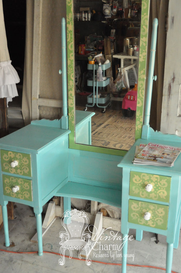 turquoise-painted-vanity