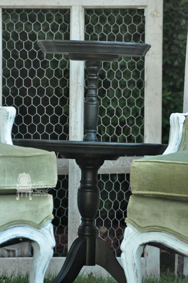 2-tiered-round-black-table