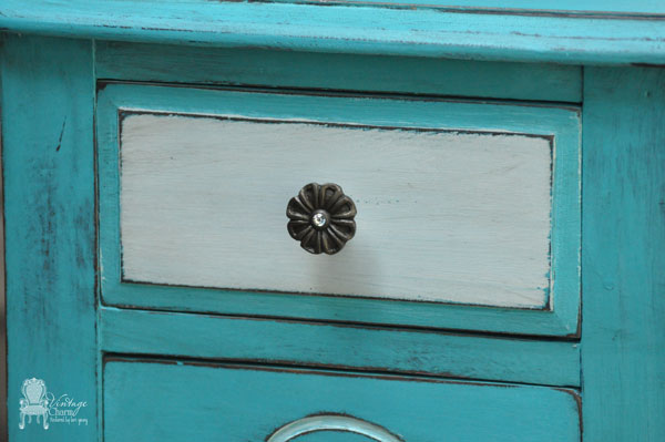 painted-turquoise-drawers