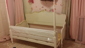 daybed made from headboards